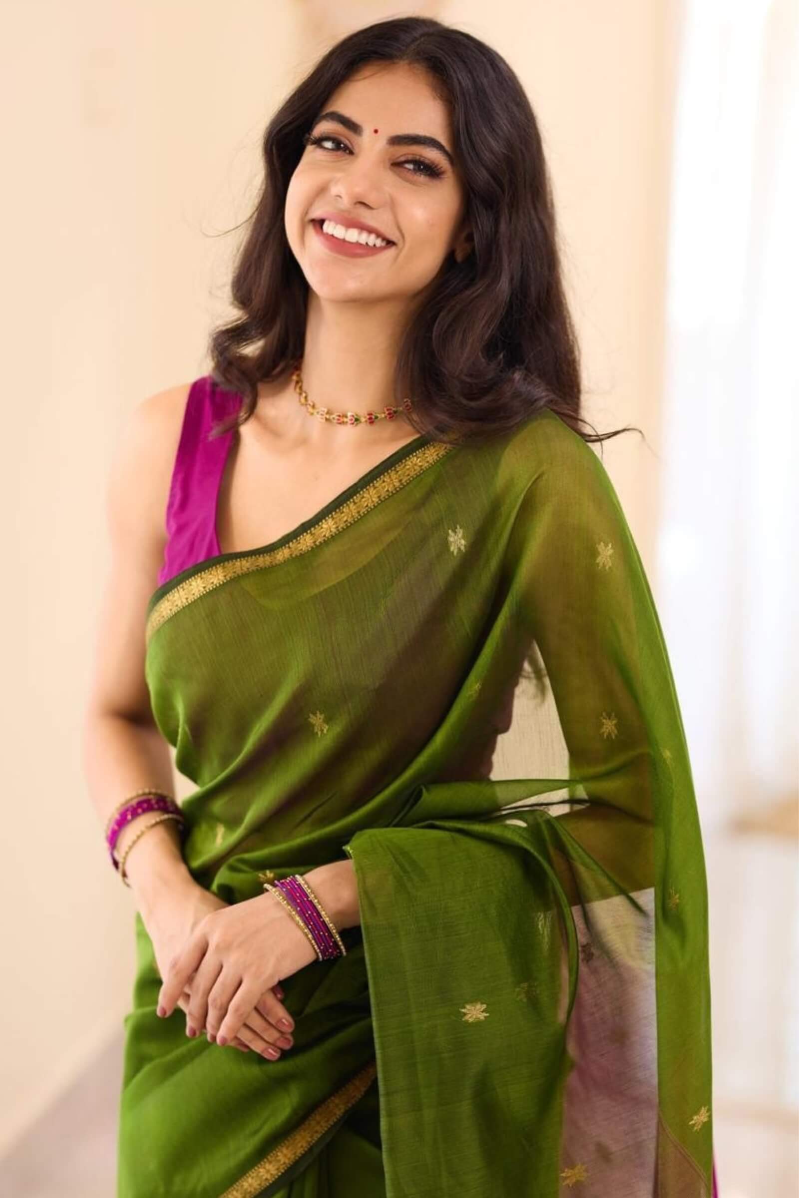 Blooming Green Cotton Silk Saree With Desirable Blouse Piece