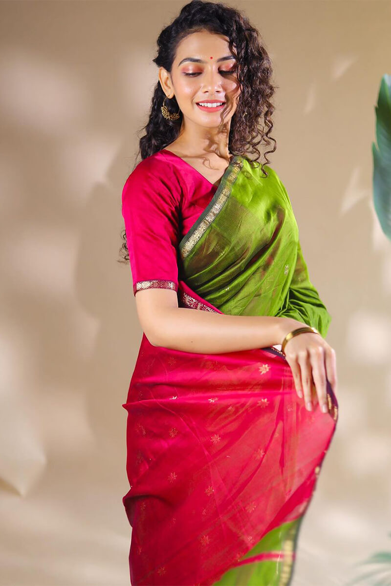 Exemplary Green Cotton Silk Saree With Seraphic Blouse Piece