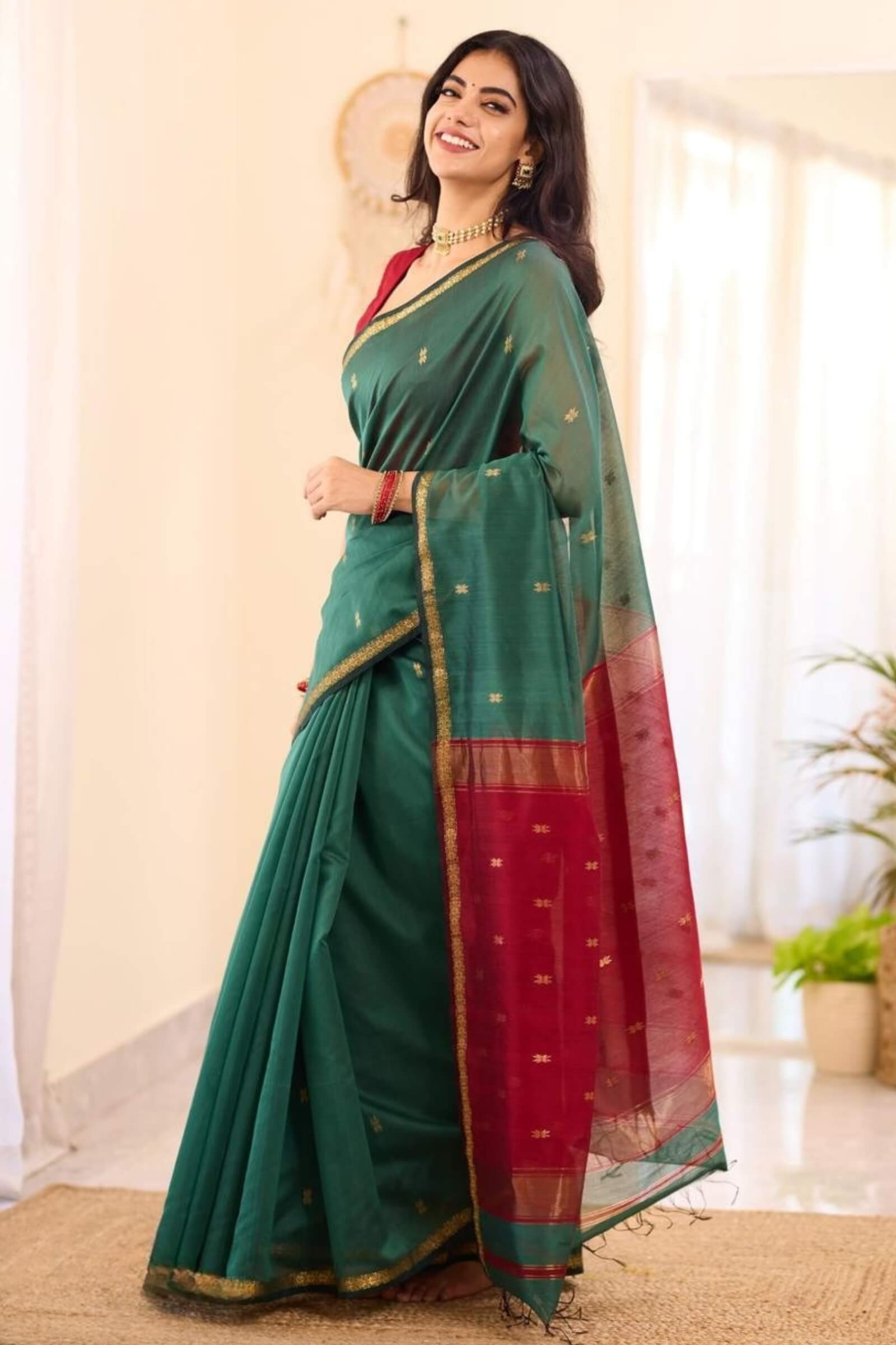 Demure Rama Cotton Silk Saree With Exquisite Blouse Piece