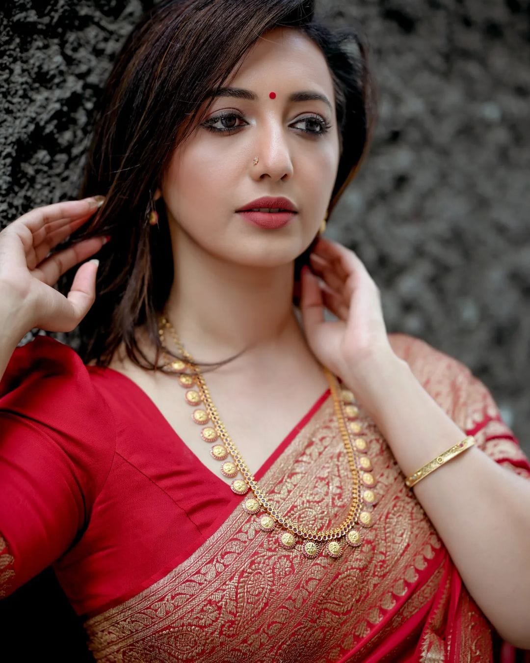 Intricate Red Soft Silk Saree With Capricious Blouse Piece