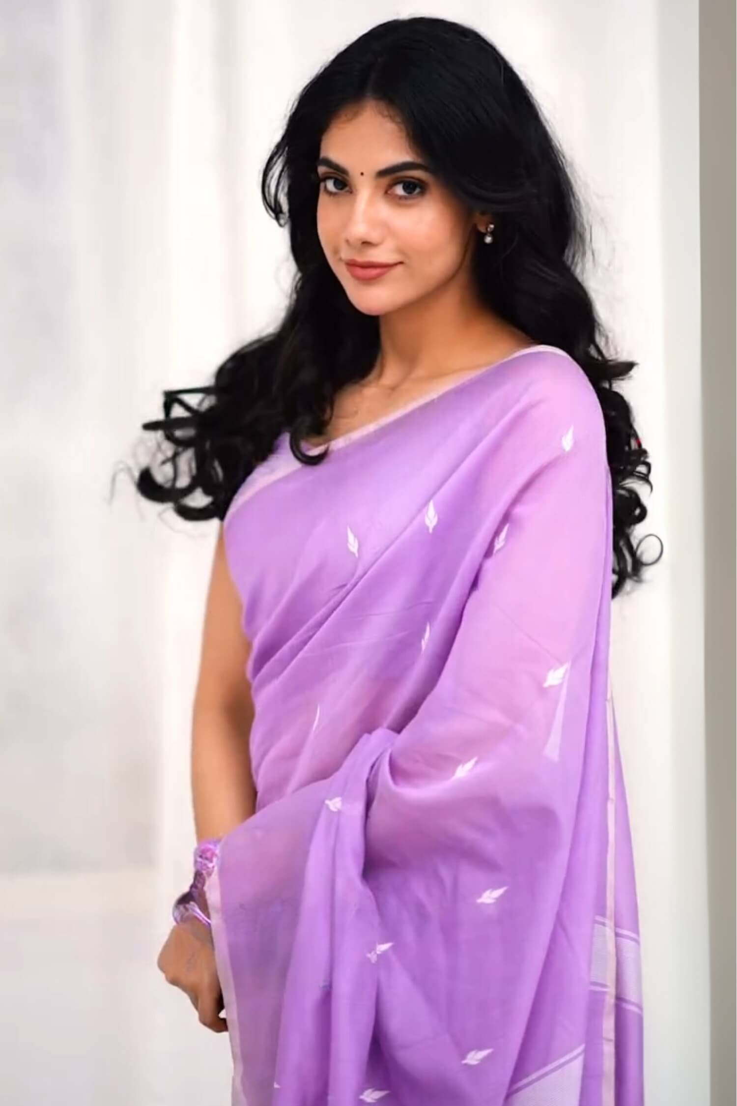 Beleaguer Lavendor Cotton Silk Saree With Alluring Blouse Piece