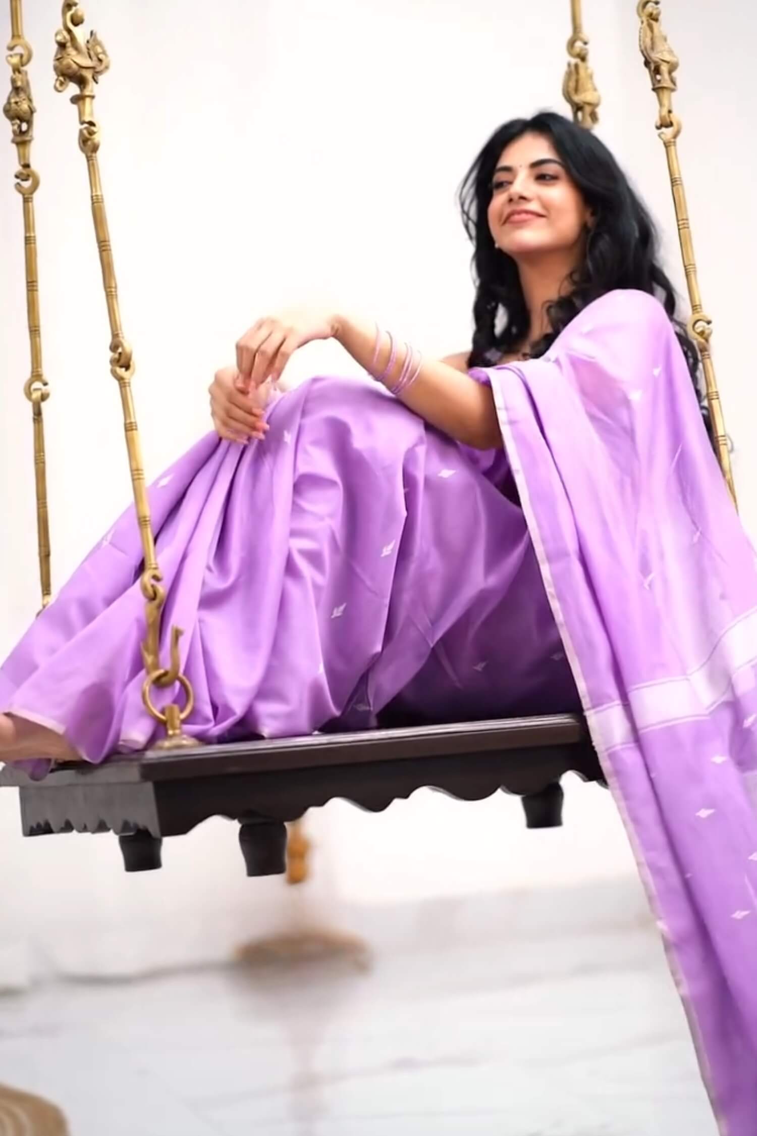 Beleaguer Lavendor Cotton Silk Saree With Alluring Blouse Piece