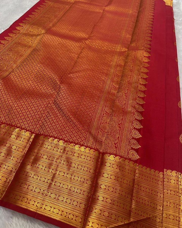 Imaginative Red Soft Silk Saree With Tremendous Blouse Piece