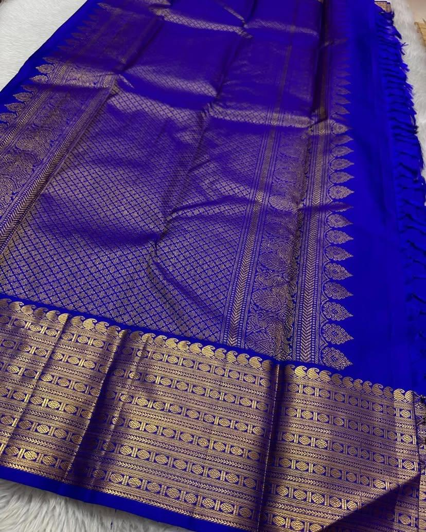 Incredible Royal Blue Soft Silk Saree With Pleasurable Blouse Piece