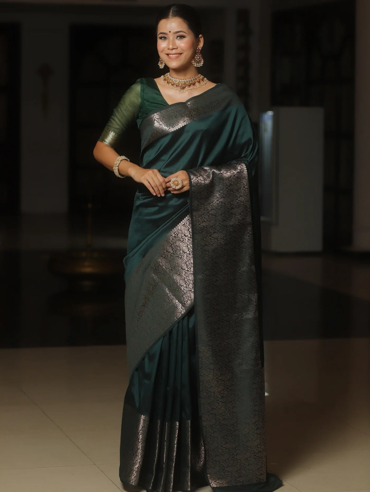 Confounding Dark Green Soft Silk Saree With Enchanting Blouse Piece