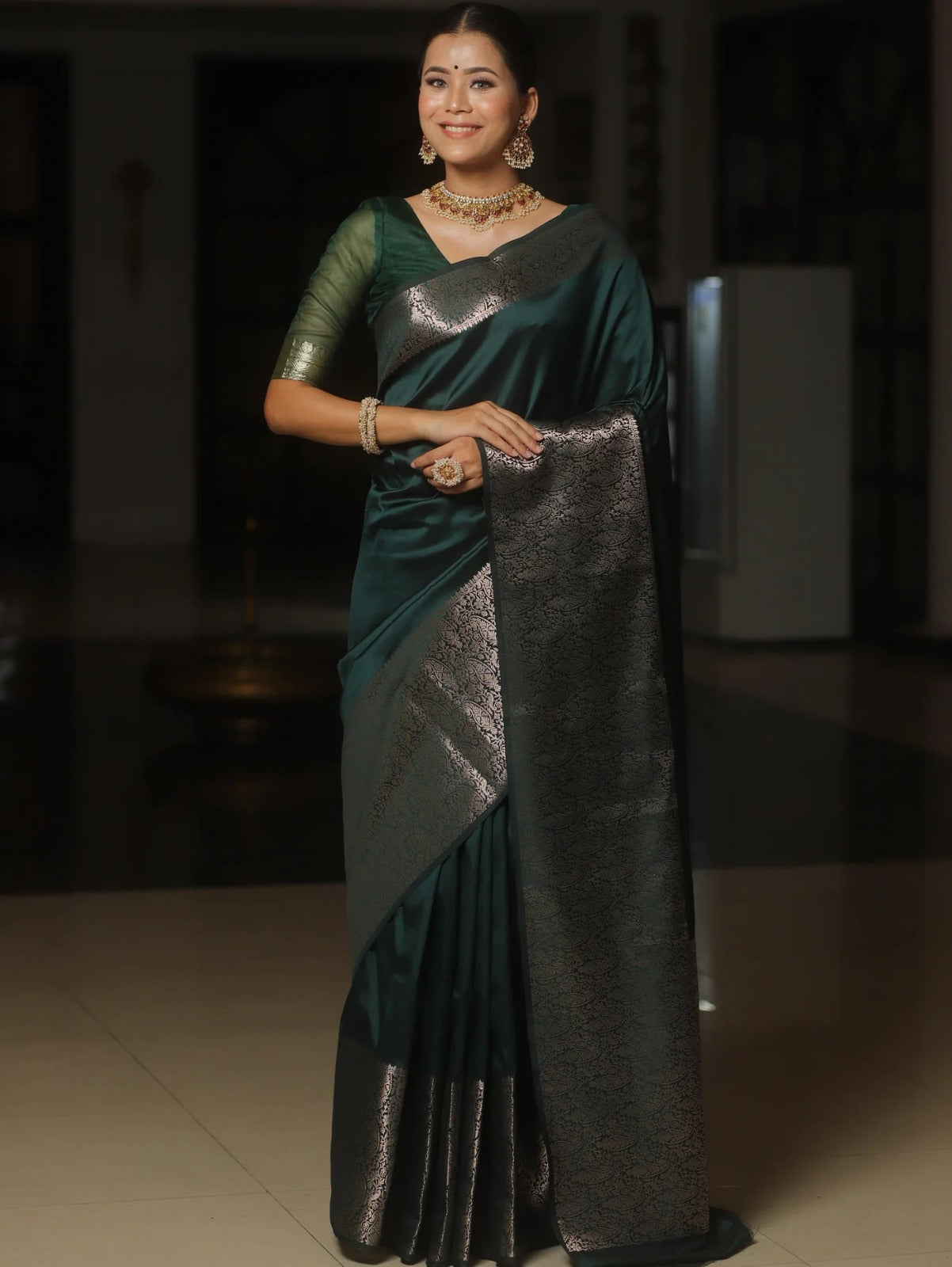 Confounding Dark Green Soft Silk Saree With Enchanting Blouse Piece