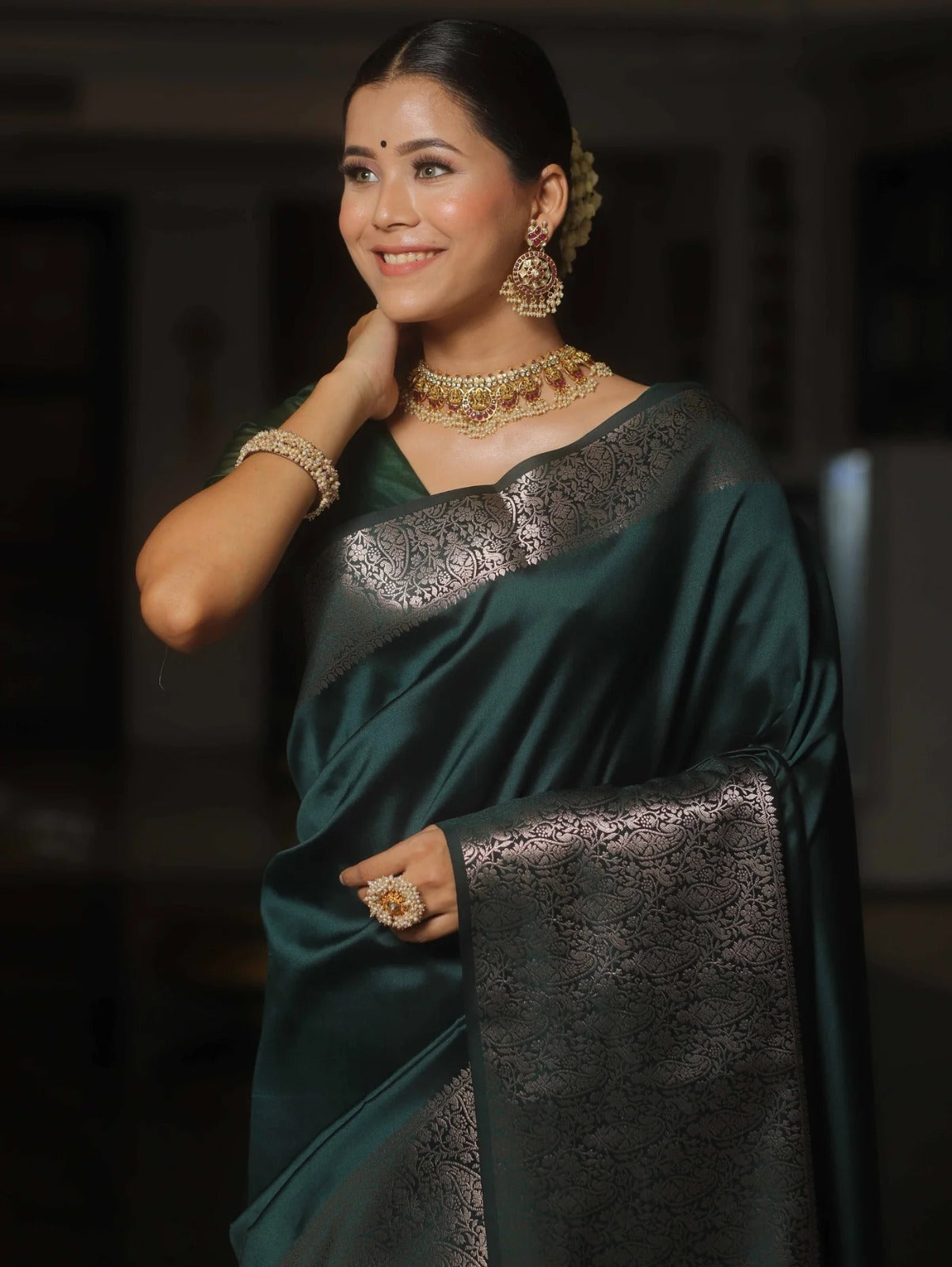 Confounding Dark Green Soft Silk Saree With Enchanting Blouse Piece