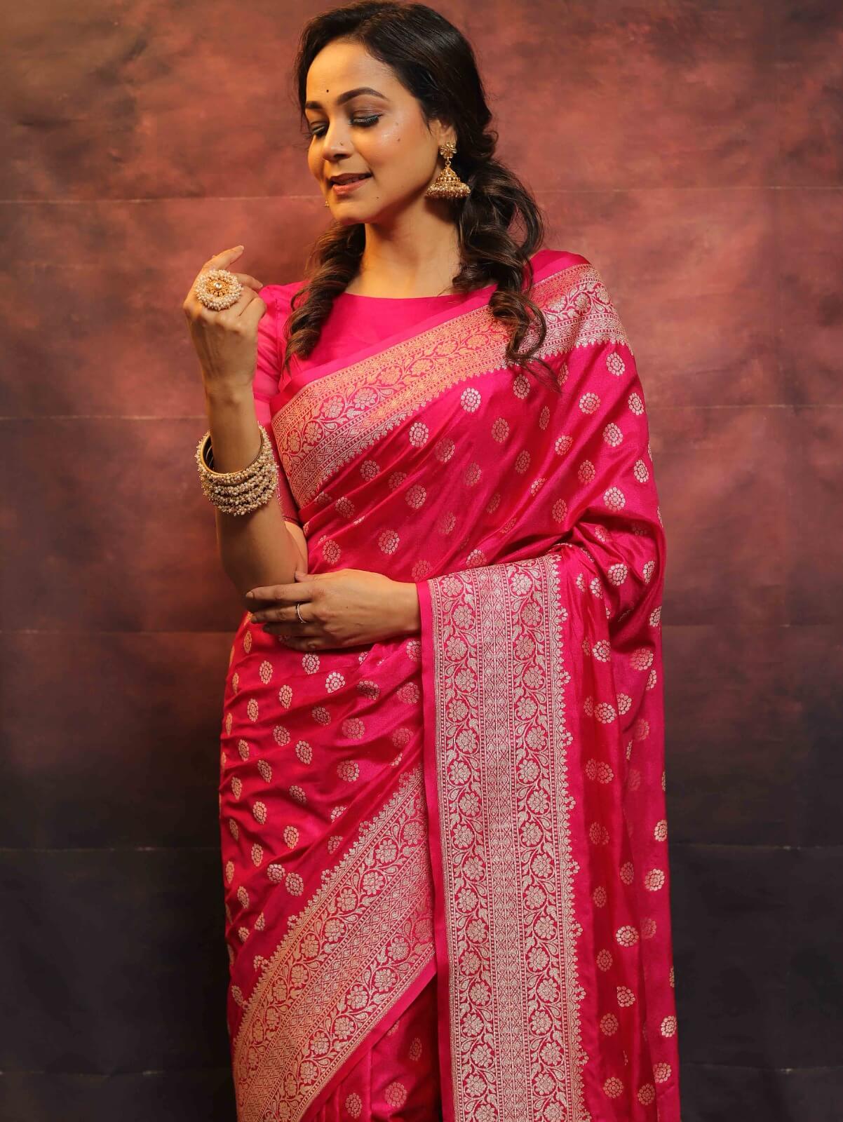 Magnetic Dark Pink Soft Silk Saree With Redolent Blouse Piece