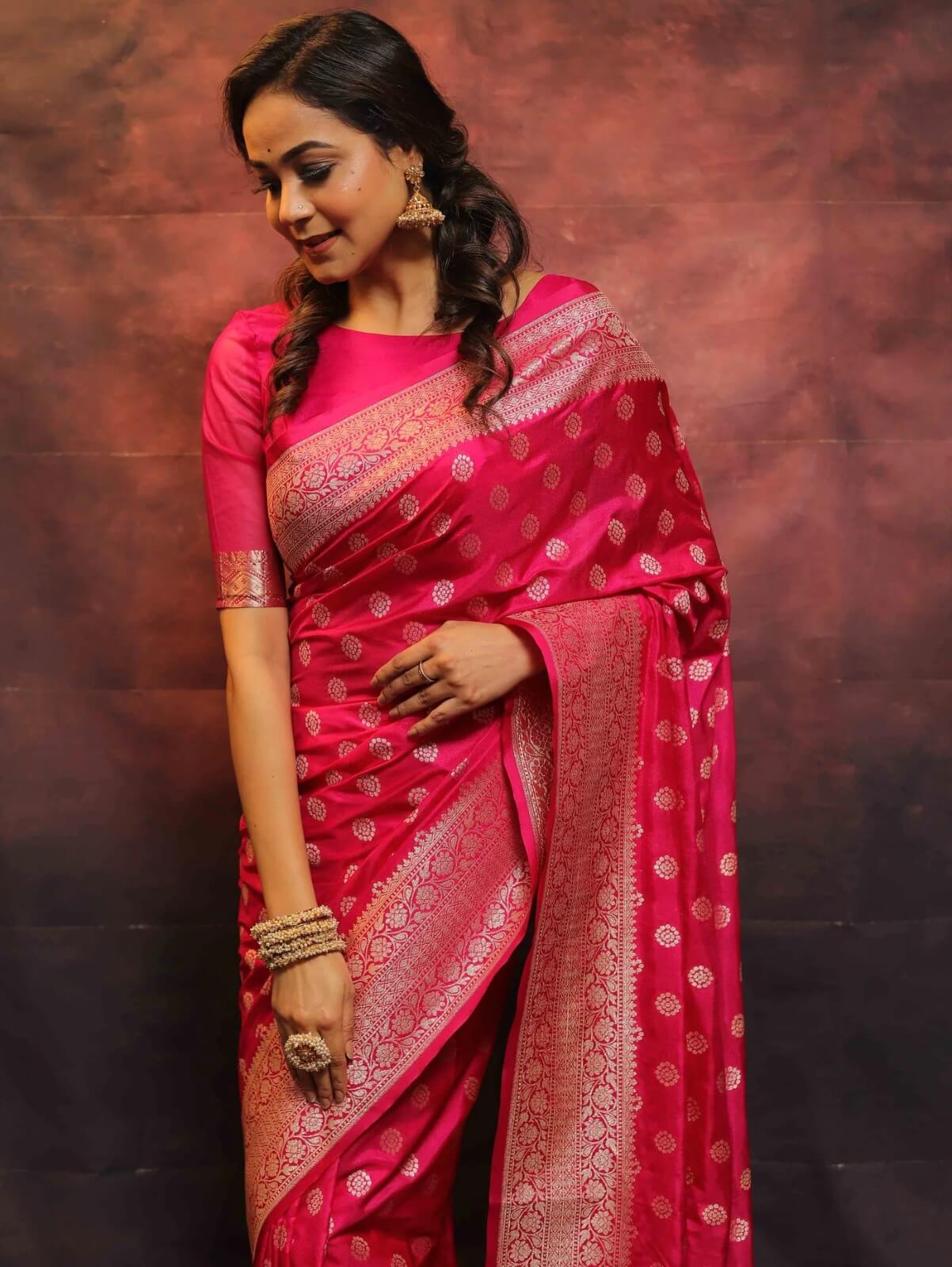 Magnetic Dark Pink Soft Silk Saree With Redolent Blouse Piece