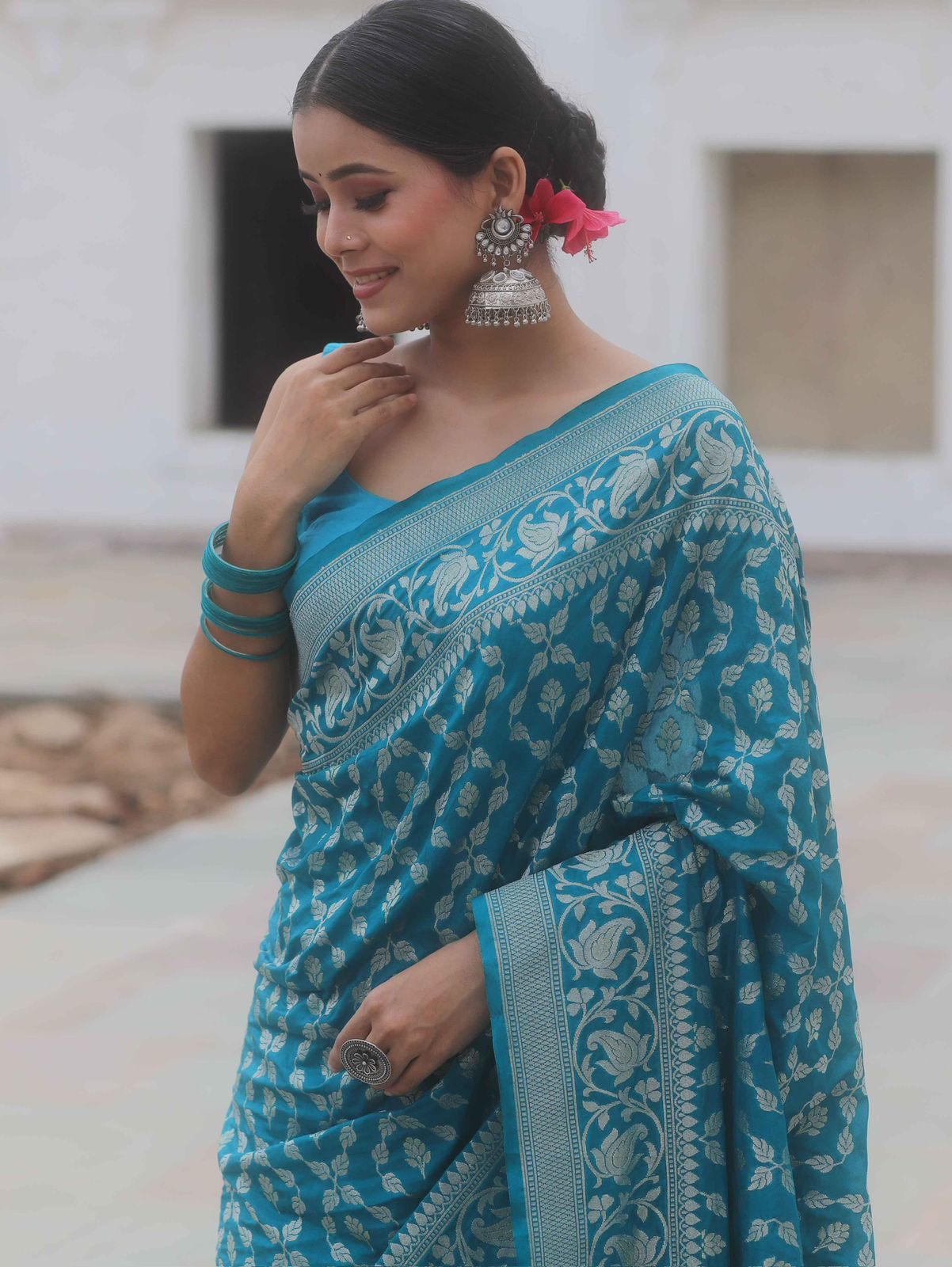 Incredible Firozi Soft Silk Saree With Artistic Blouse Piece