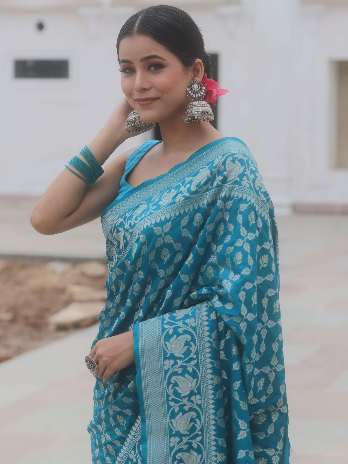 Incredible Firozi Soft Silk Saree With Artistic Blouse Piece