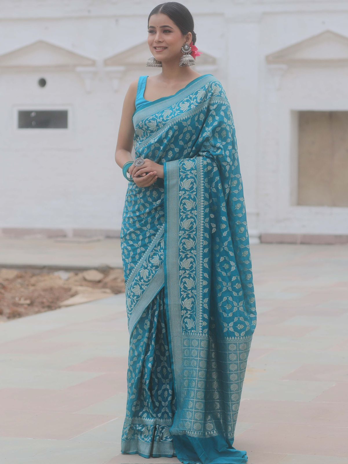 Incredible Firozi Soft Silk Saree With Artistic Blouse Piece