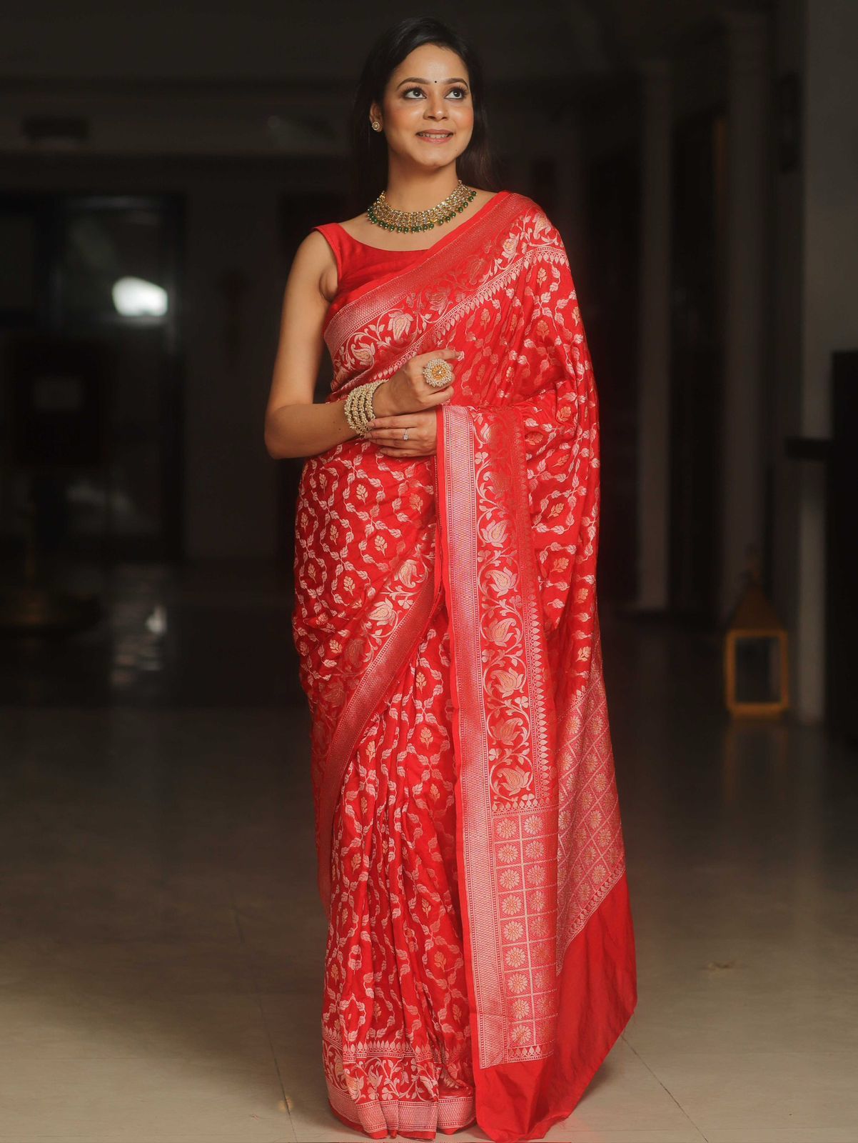 Enthralling Red Soft Silk Saree With Charismatic Blouse Piece