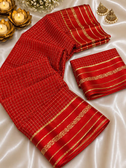 Verdant Red Banarasi Viscose Silk Saree With Gratifying Blouse Piece