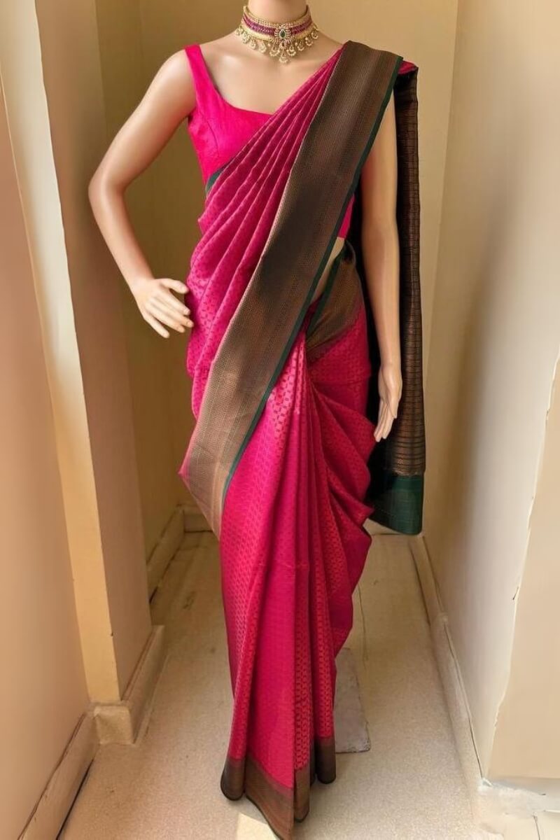 Inimitable Dark Pink Soft Silk Saree With Resonant Blouse Piece