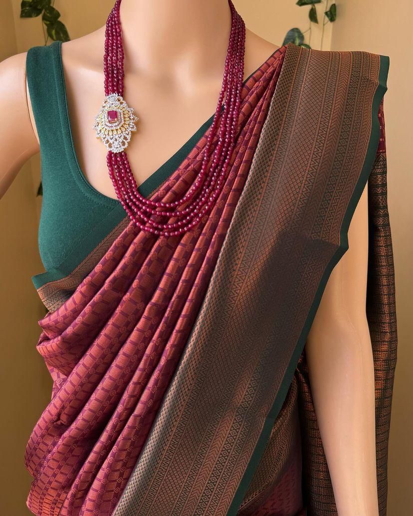 Ineffable Maroon Soft Silk Saree With Mellifluous Blouse Piece