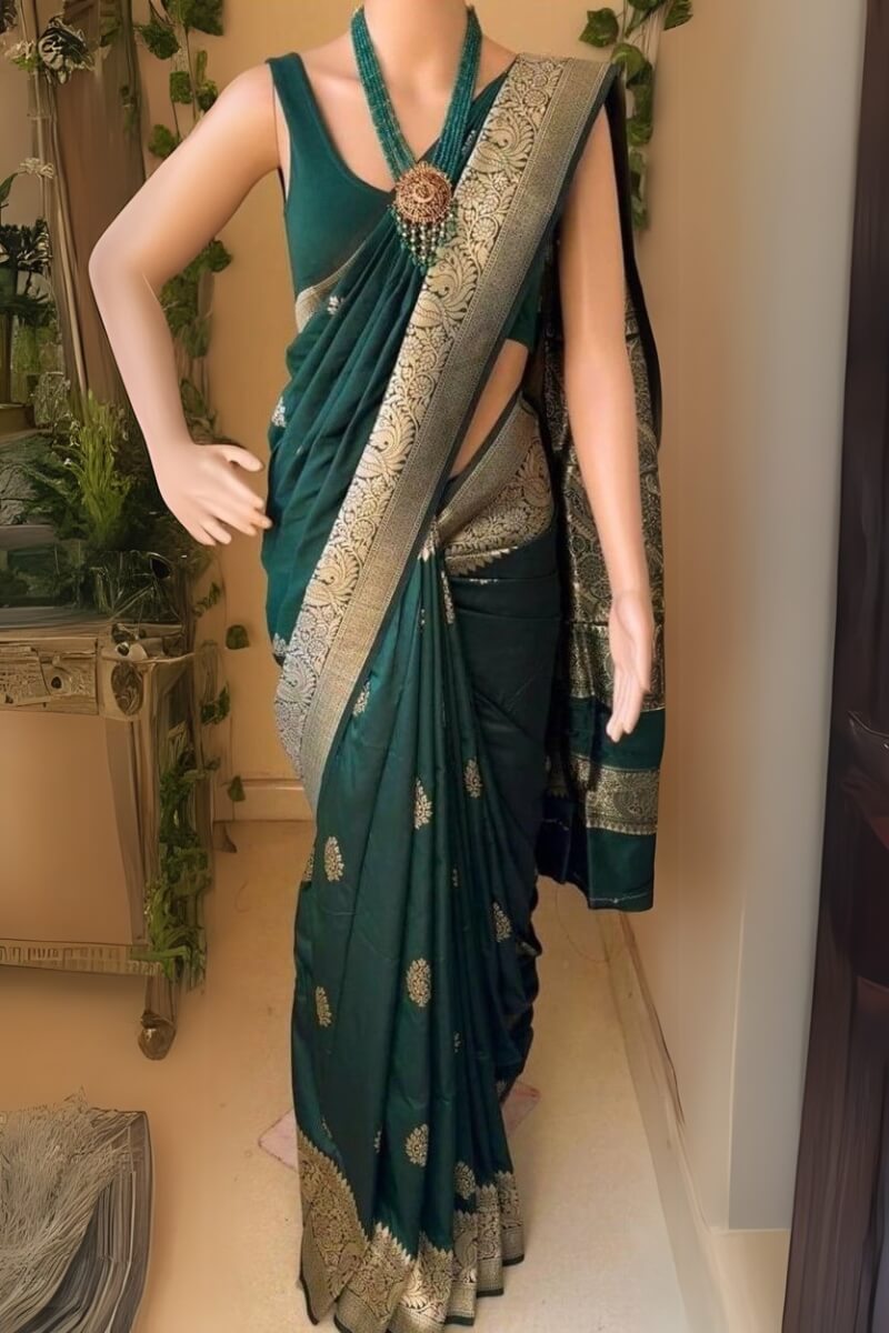 Zephyr Dark Green Soft Silk Saree With Alluring Blouse Piece