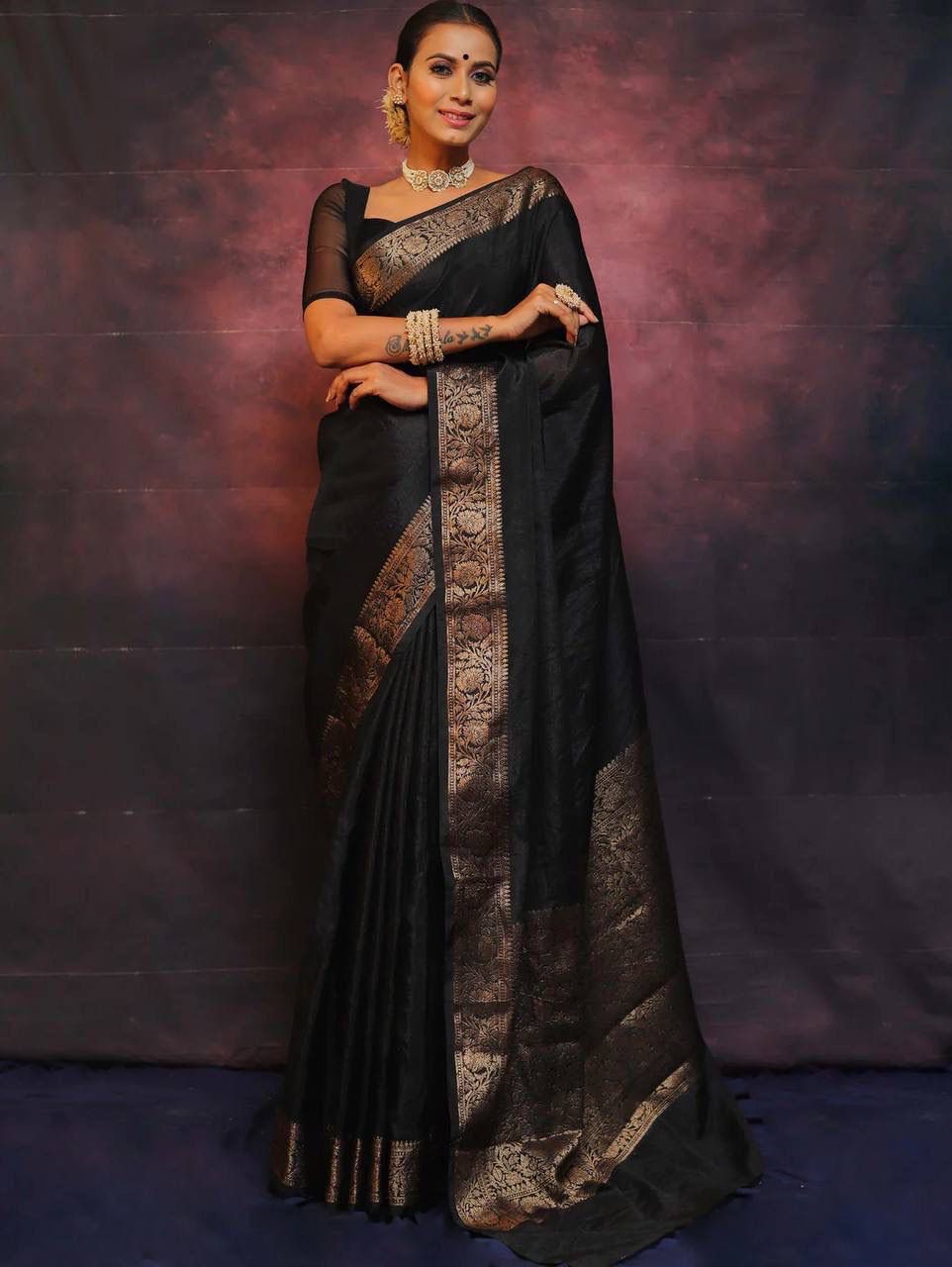 Piquant Black Soft Silk Saree With Proficient Blouse Piece