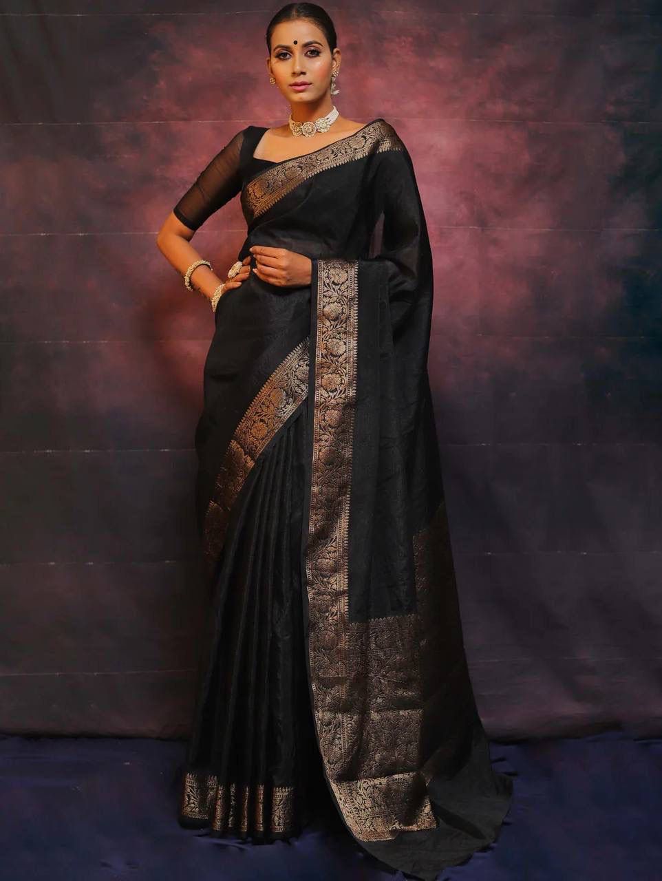 Piquant Black Soft Silk Saree With Proficient Blouse Piece