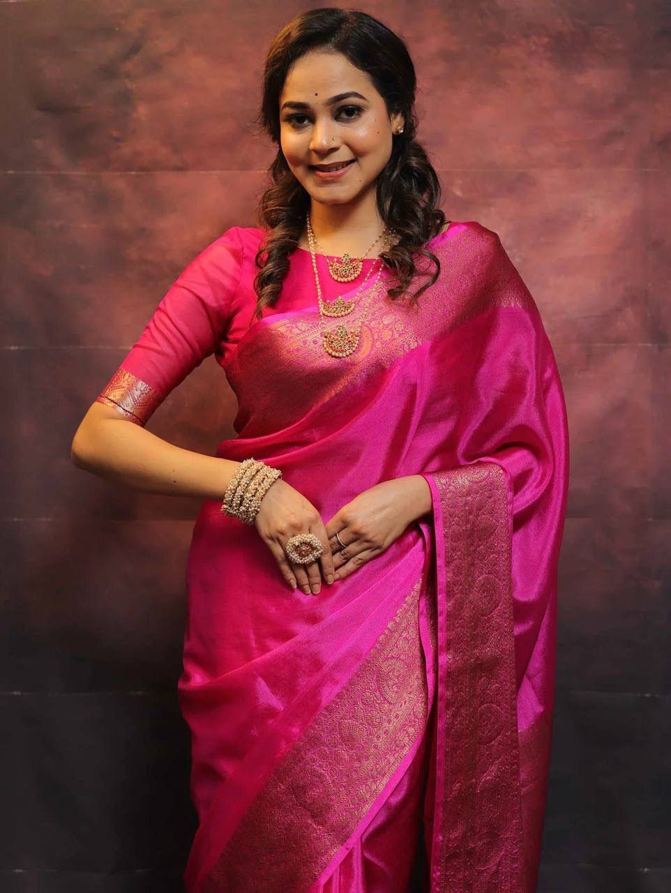 Felicitous Dark Pink Soft Silk Saree With Enchanting Blouse Piece