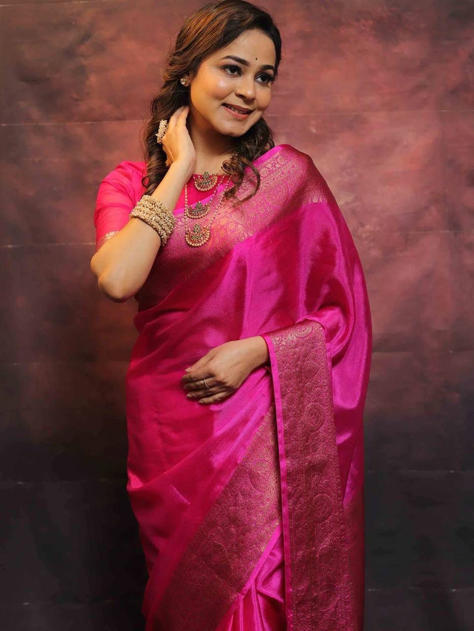 Felicitous Dark Pink Soft Silk Saree With Enchanting Blouse Piece