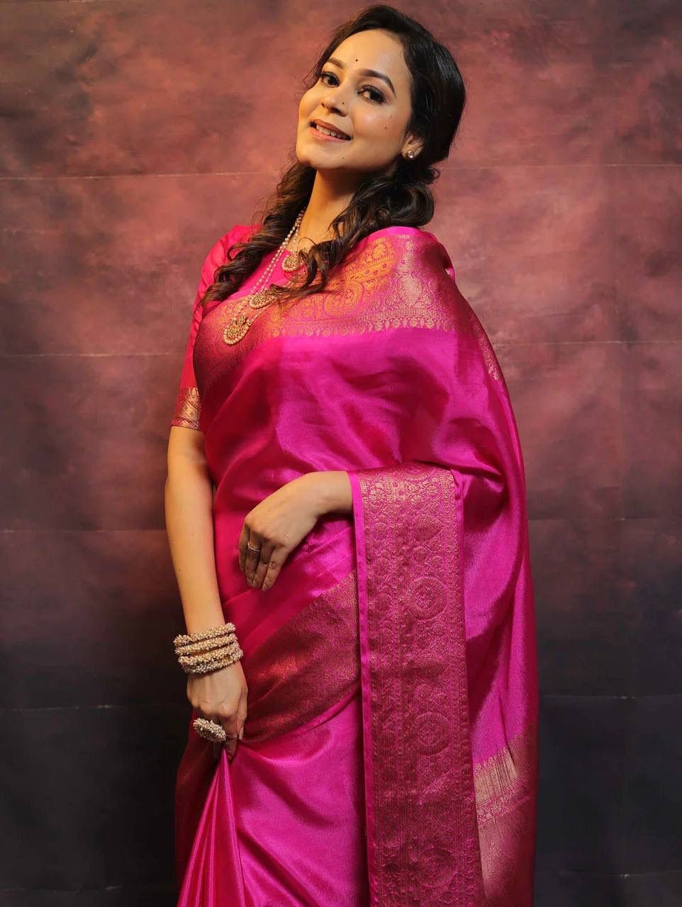 Felicitous Dark Pink Soft Silk Saree With Enchanting Blouse Piece