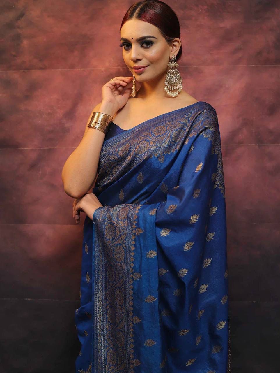 Ornate Blue Soft Silk Saree With Radiant Blouse Piece