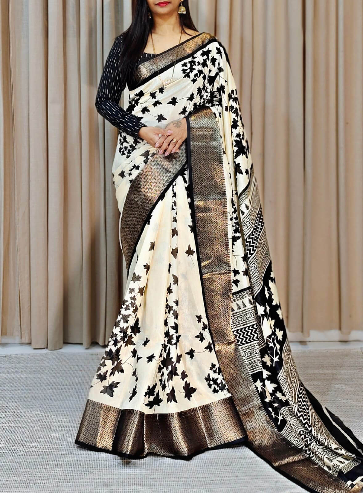 Incredible Off White Digital Printed Soft Silk Saree With Felicitous Blouse Piece