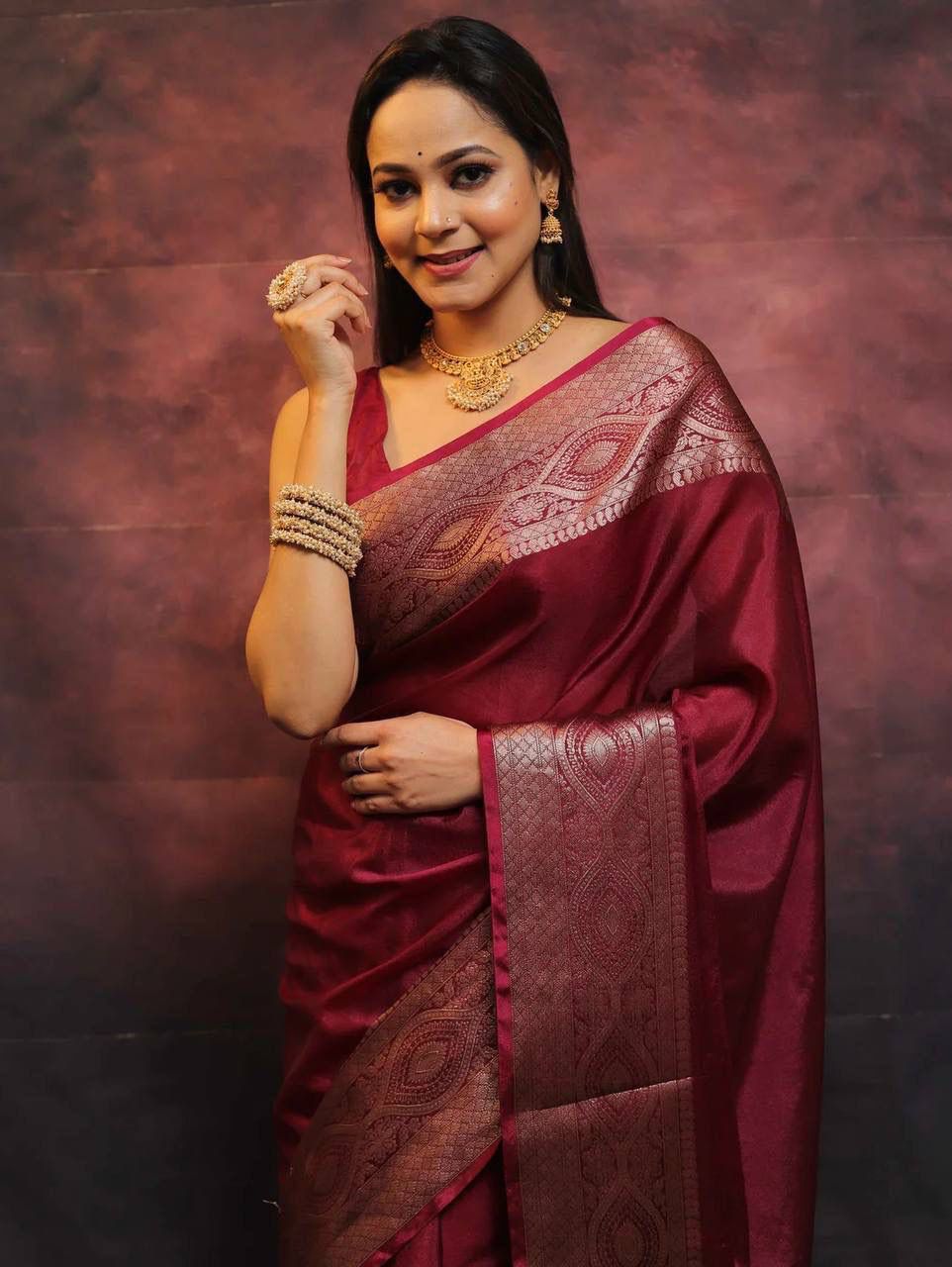 Capricious Maroon Soft Silk Saree With Lovely Blouse Piece