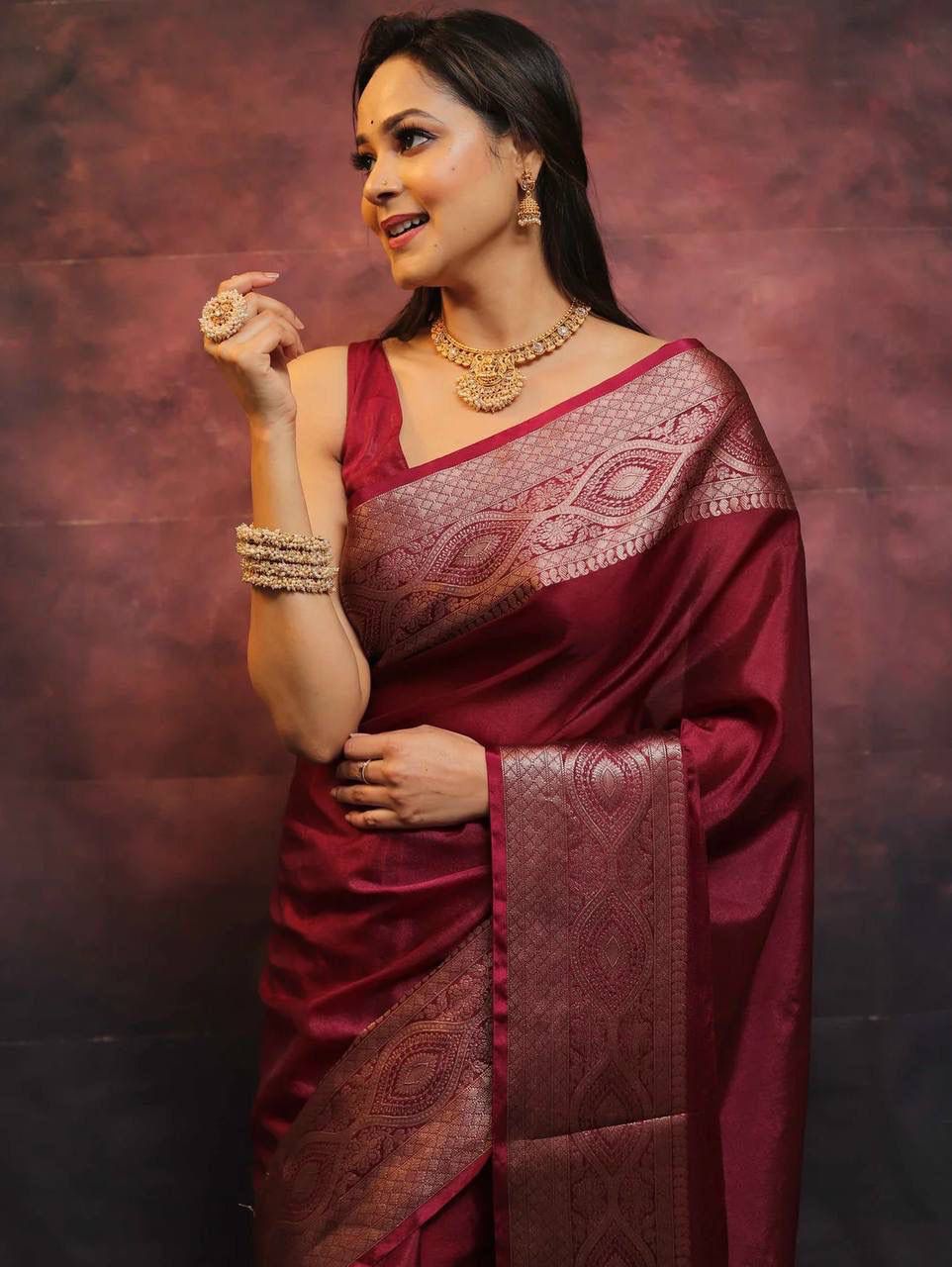 Capricious Maroon Soft Silk Saree With Lovely Blouse Piece