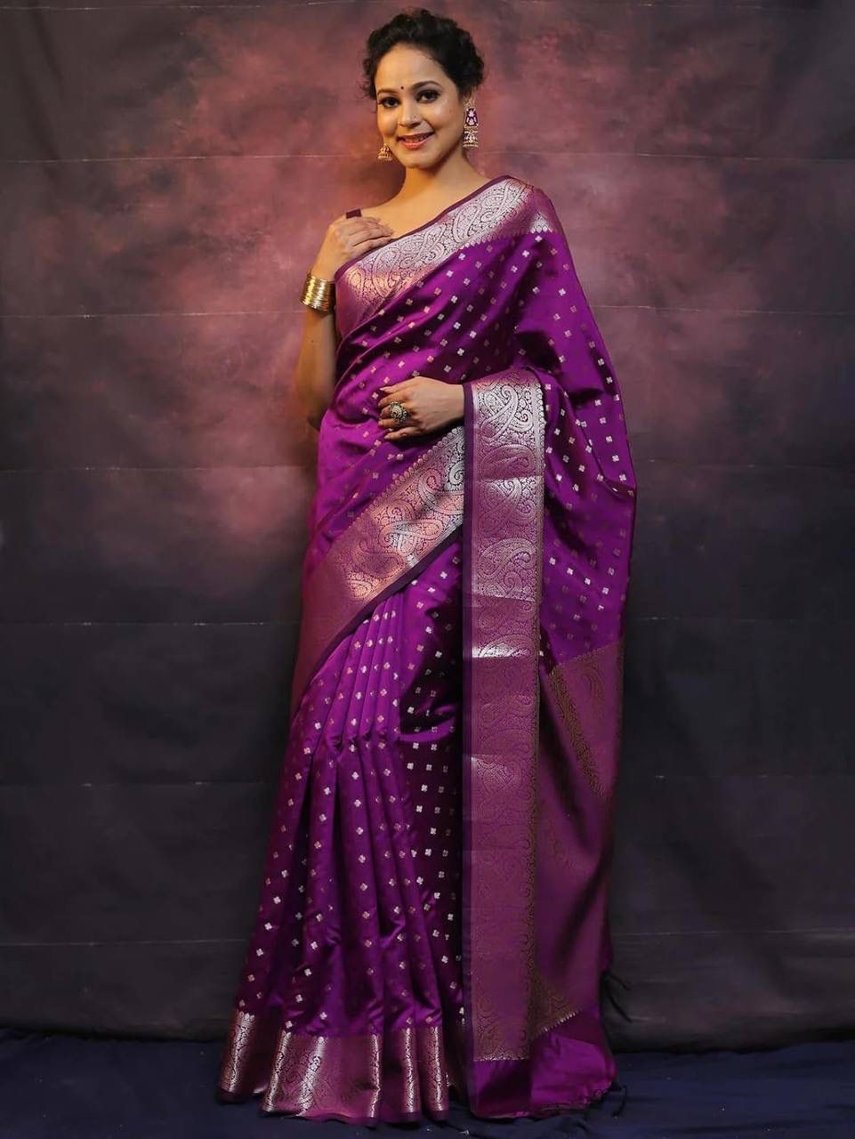 Captivating Purple Soft Silk Saree With Invaluable Blouse Piece