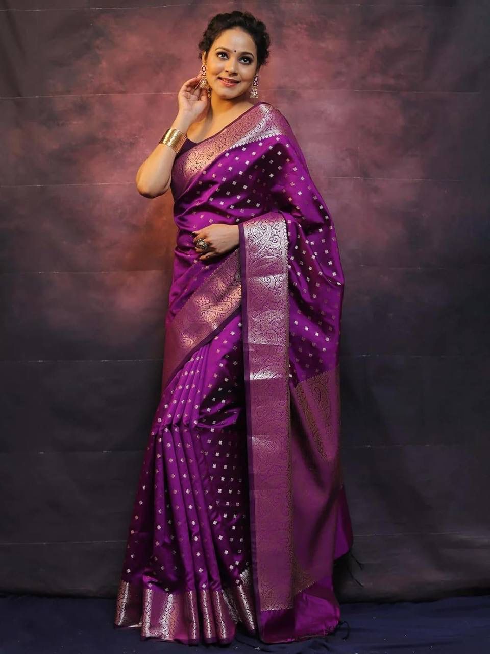 Captivating Purple Soft Silk Saree With Invaluable Blouse Piece