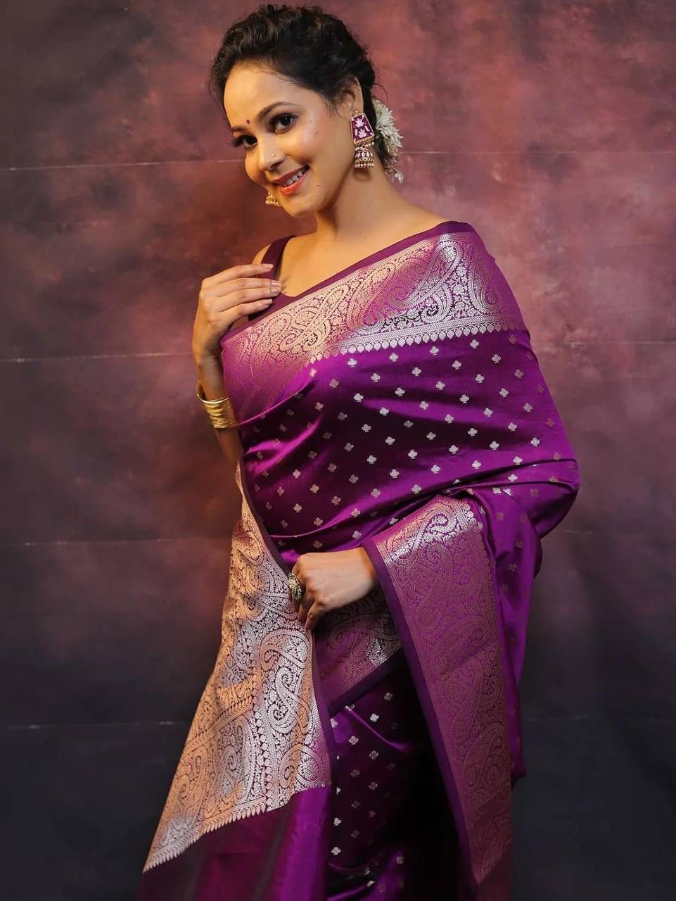 Captivating Purple Soft Silk Saree With Invaluable Blouse Piece