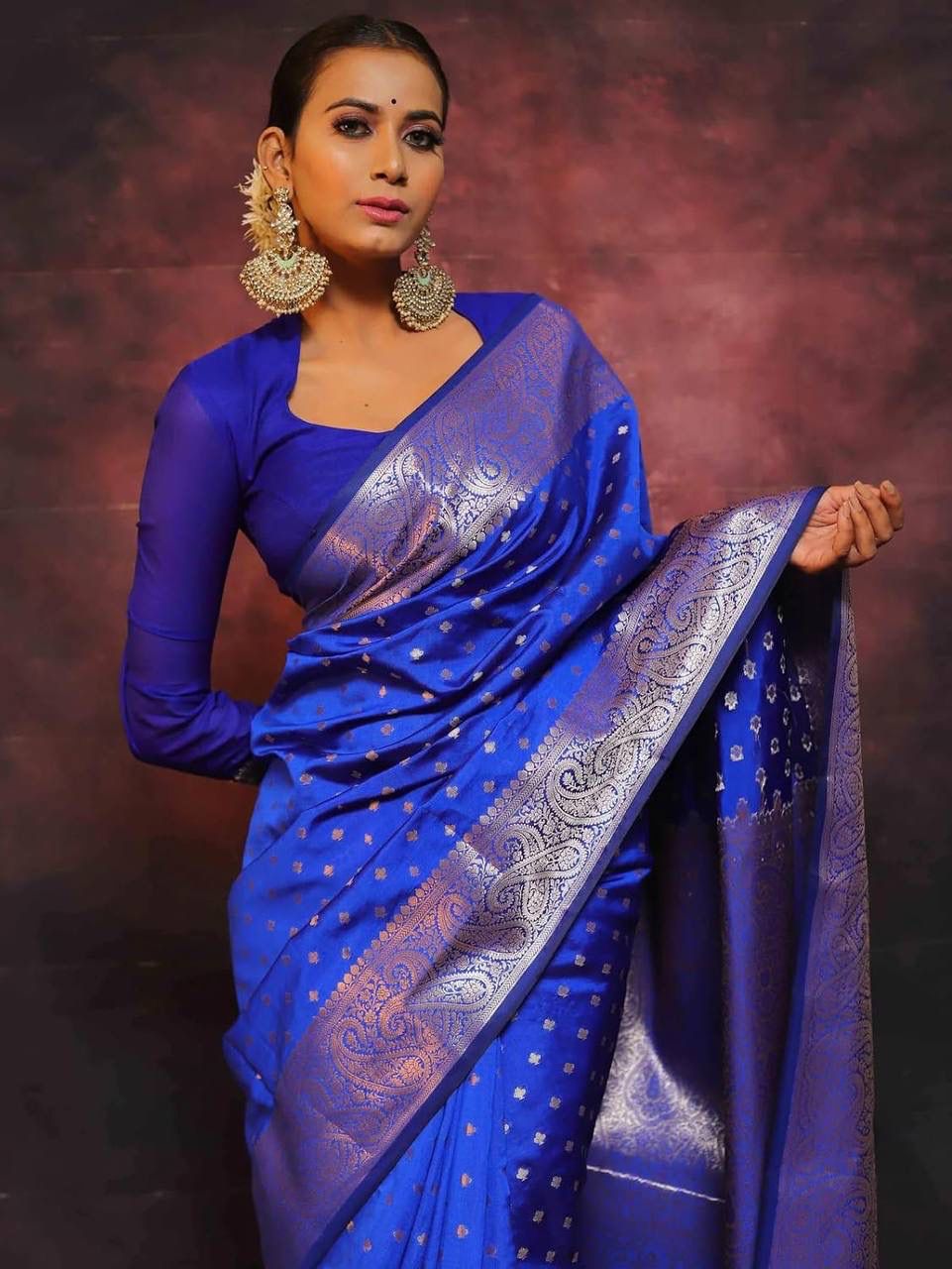 Alluring Royal Blue Soft Silk Saree With Classy Blouse Piece