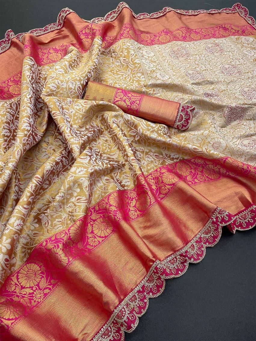 Splendiferous Beige Kanjivaram Silk Saree With Magnetic Blouse Piece