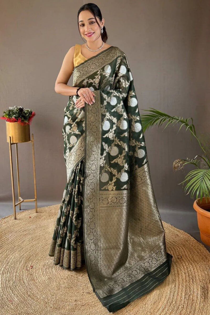 Nectarous Dark Green Cotton Silk Saree With Alluring Blouse Piece