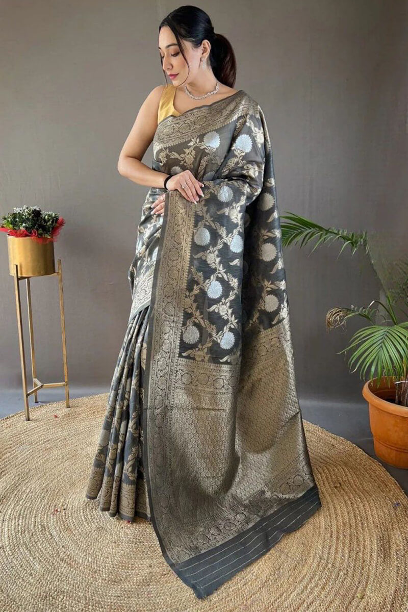 Posh Grey Cotton Silk Saree With Dulcet Blouse Piece