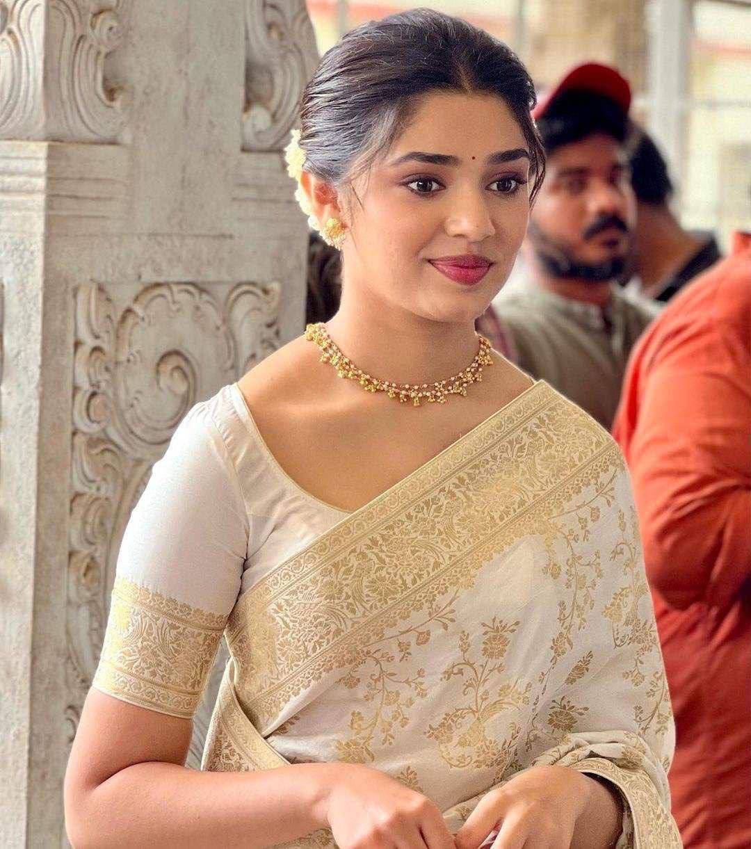 Lassitude Beige Soft Silk Saree With Seraglio Blouse Piece