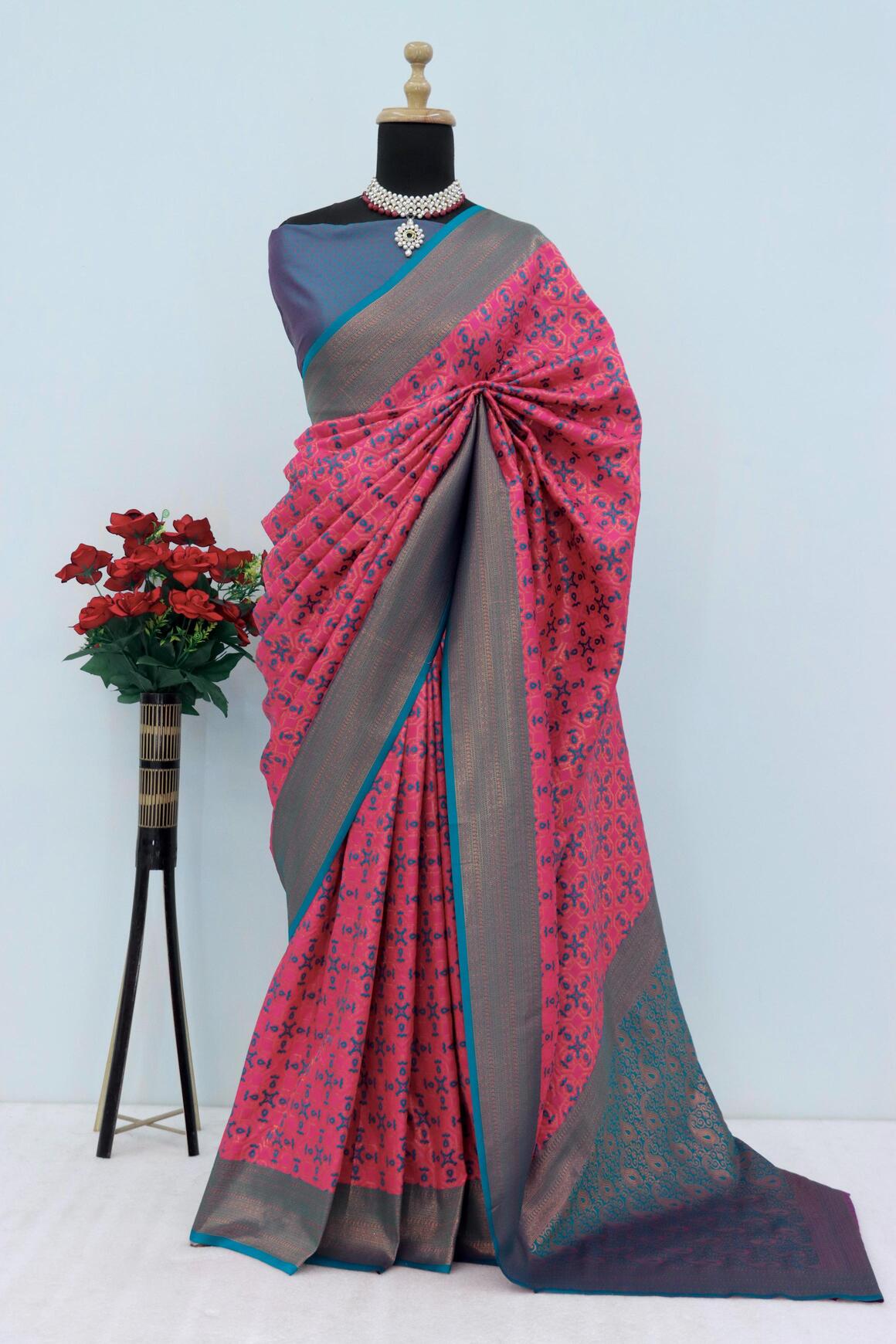 Extraordinary Dark Pink Soft Banarasi Silk Saree With Attractive Blouse Piece