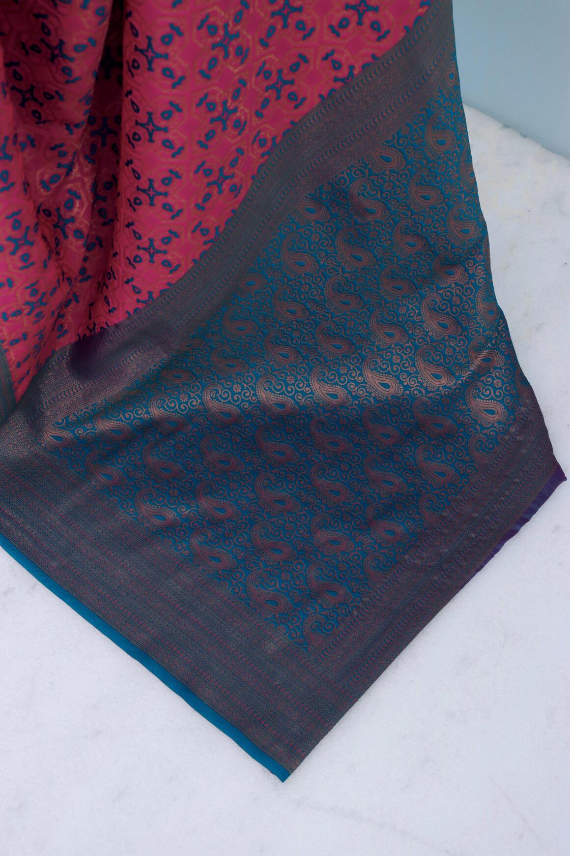 Extraordinary Dark Pink Soft Banarasi Silk Saree With Attractive Blouse Piece