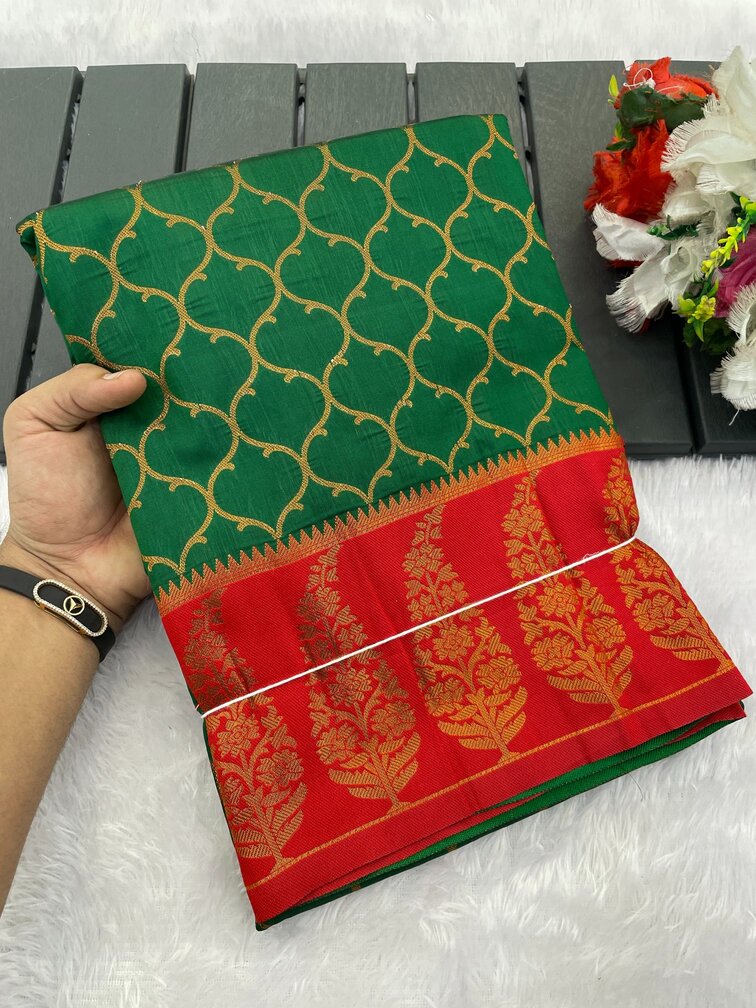 Delightful Dark Green Soft Banarasi Silk Saree With Desirable Blouse Piece