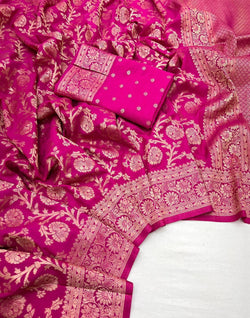 Staring Dark Pink Soft Banarasi Silk Saree With Charming Blouse Piece