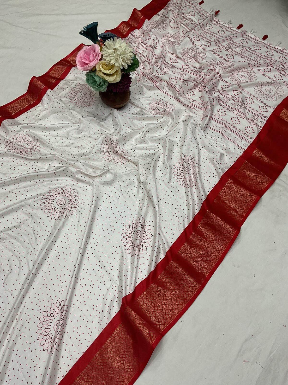 Enticing Off White Digital Printed Dola Silk Saree With Quixotic Blouse Piece