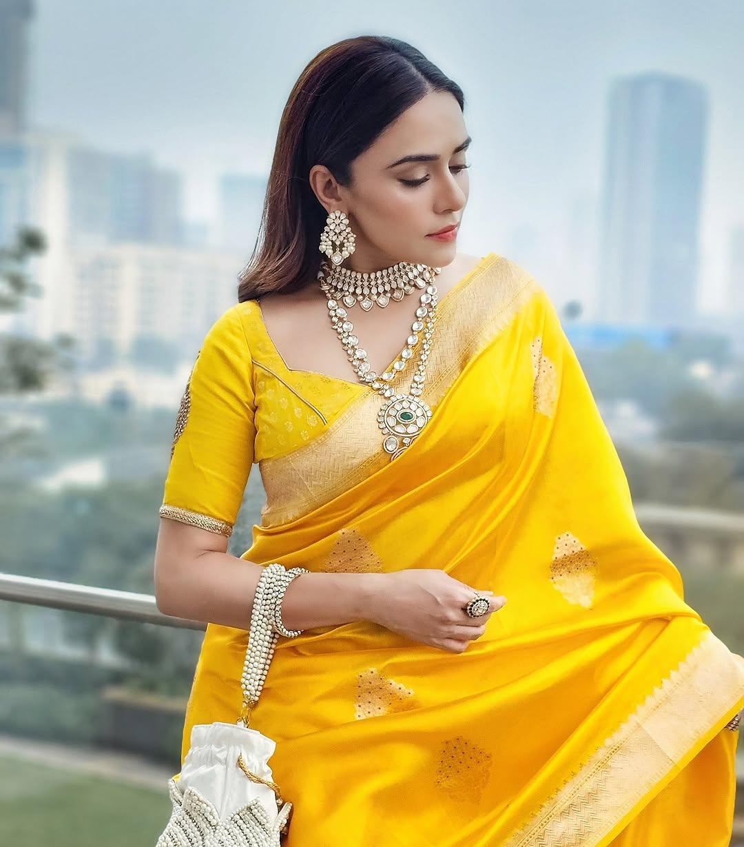 Sempiternal Yellow Soft Silk Saree With Evanescent Blouse Piece