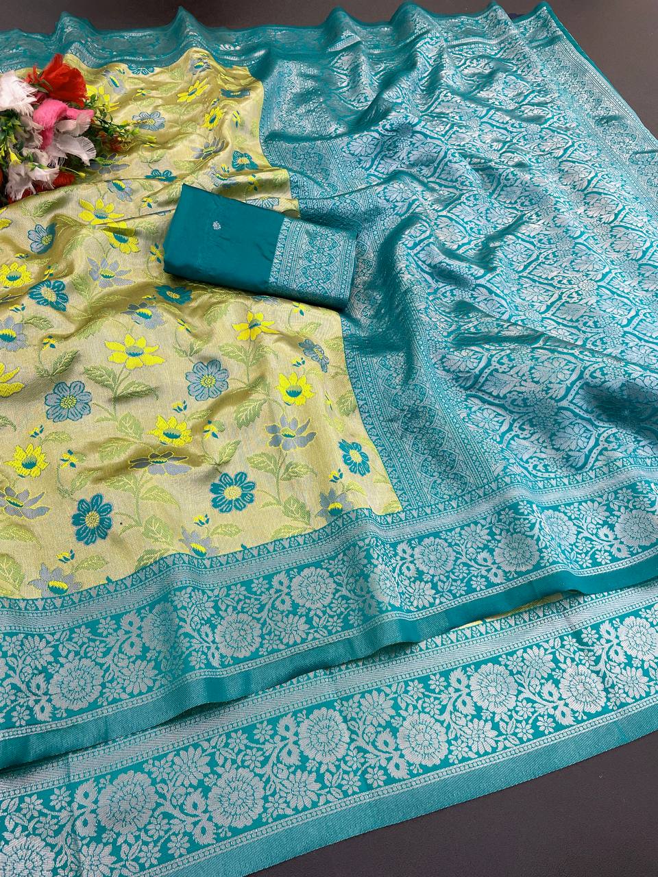 Innovative Green Soft Banarasi Tissue Silk Saree With Confounding Blouse Piece