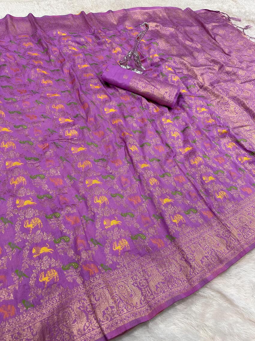 Proficient Lavender Soft Banarasi Silk Saree With Magnetic Blouse Piece