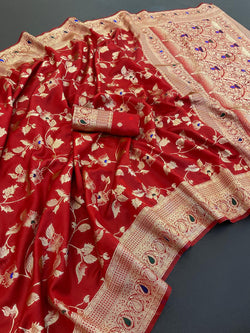 Ineffable Red Soft Banarasi Silk Saree With Tantalizing Blouse Piece