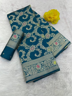 Tantalizing Rama Soft Banarasi Silk Saree With Flattering Blouse Piece