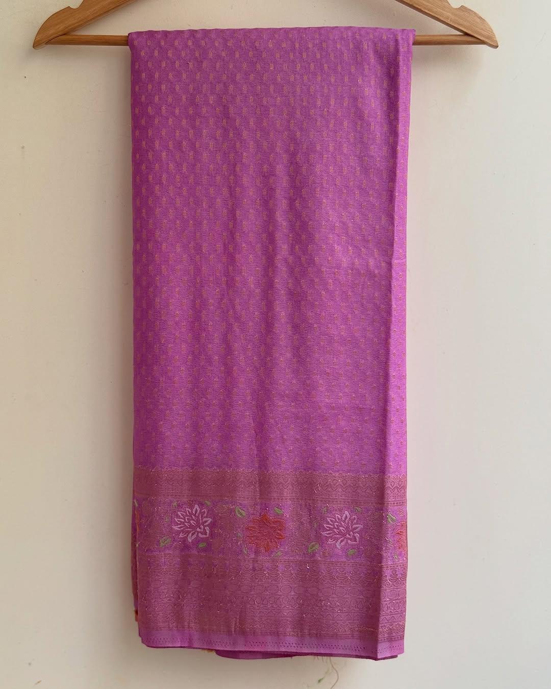 Twirling Lavender Soft Banarasi Silk Saree With Lovely Blouse Piece