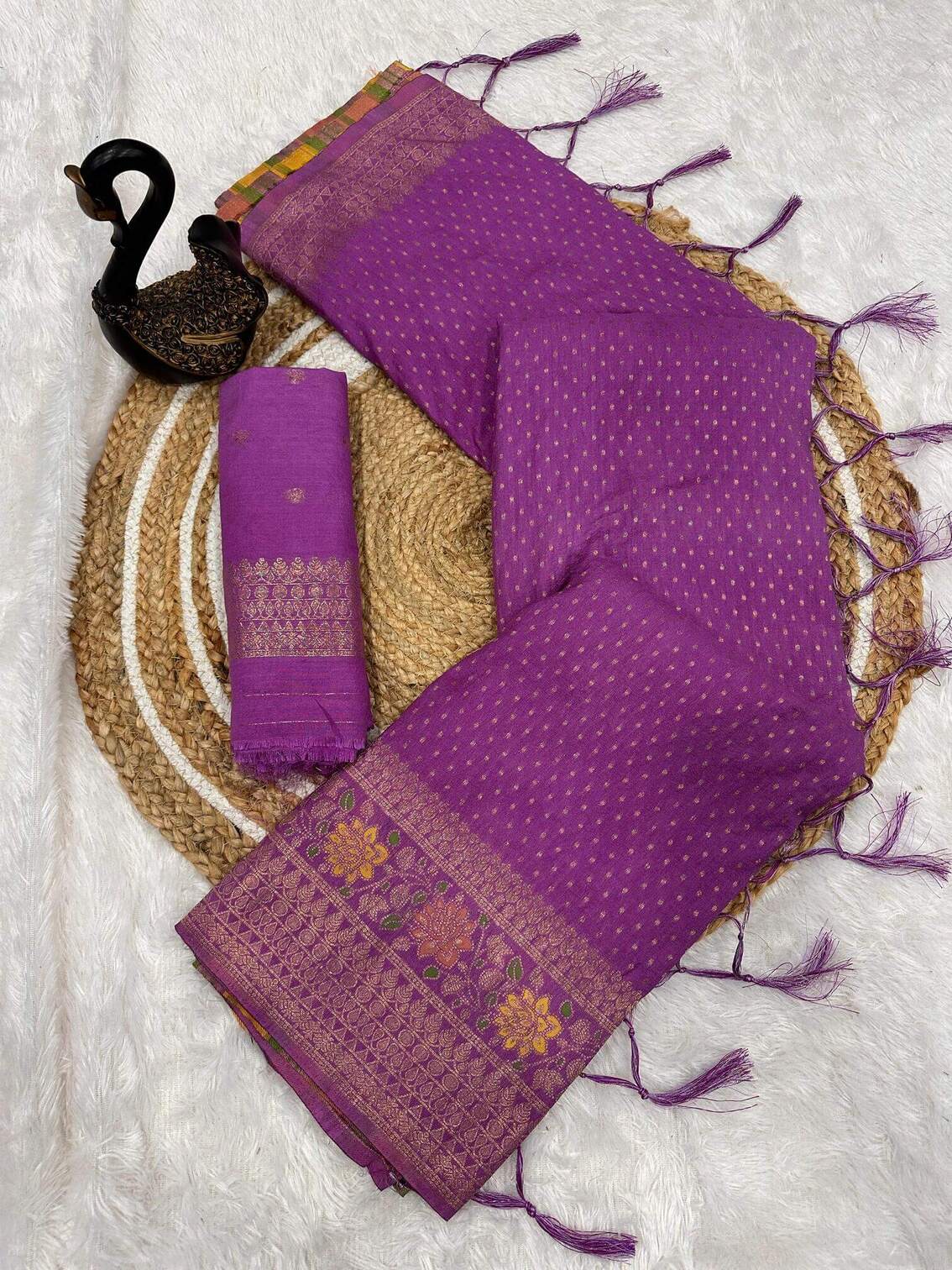 Twirling Lavender Soft Banarasi Silk Saree With Lovely Blouse Piece